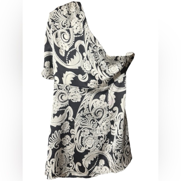 Vintage CACHE Y2K One shoulder top SILK Blouse 
Black and White Size Small - Picture 4 of 12